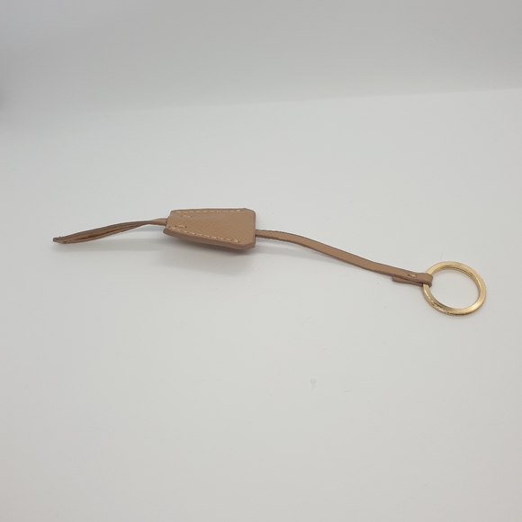 Prada beige saffiano leather keyring - Picture 2 of 3